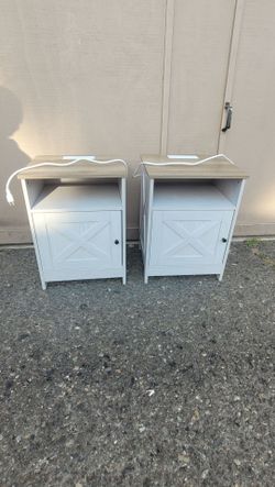 2  nightstands