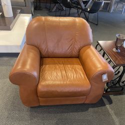 Accent Chair: Oversized Caramel Leather Living Room Chair Made In Italy SKU 88NF8V