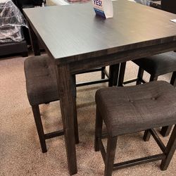 New Table And 4  Stools