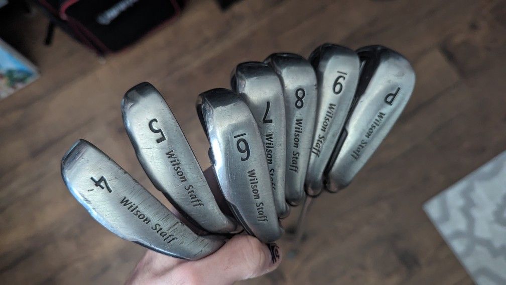 Wilson Staff Di11 Irons