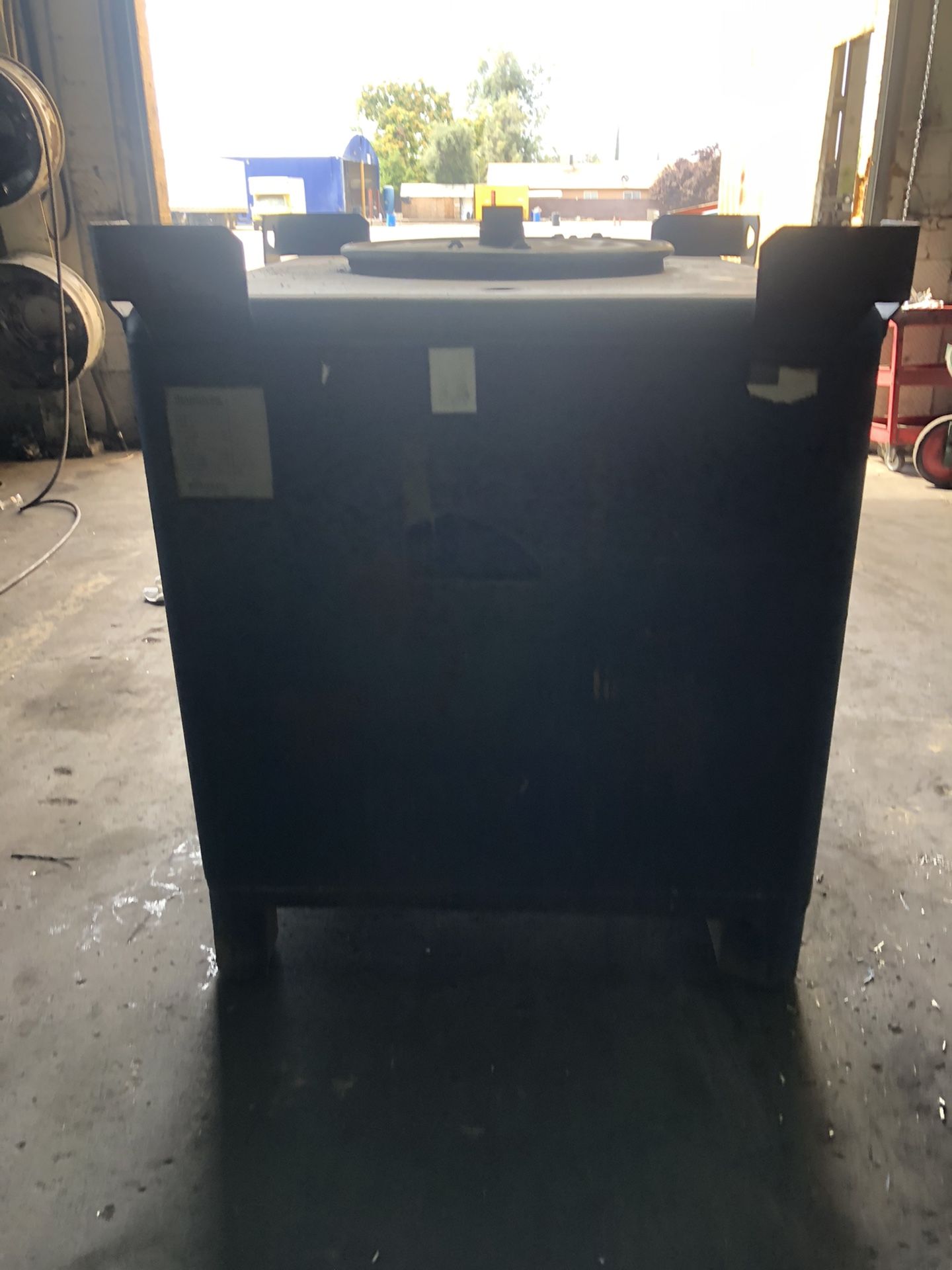 Liquid metal totes