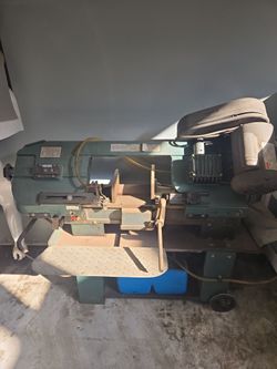 Metal cutting band saw