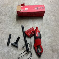 Milwaukee Compact Vacuum