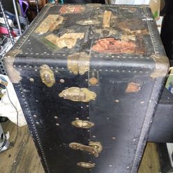 Oshkosh Luggage Steamer Box 1900's