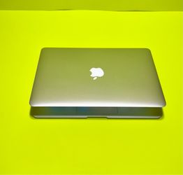 Apple MacBook Pro 13” Retina i5/8GB/256GB SSD $180