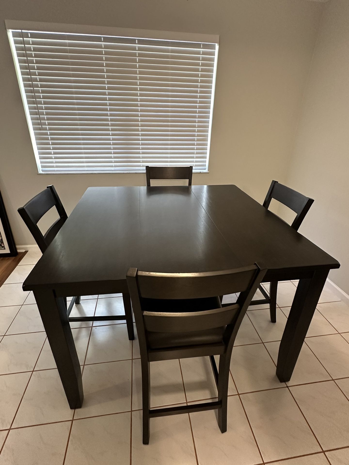 Dining Room Table and Chairs