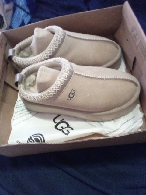 UGG