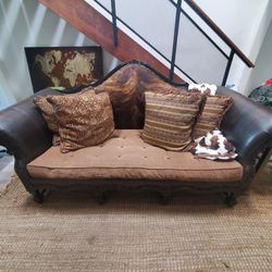 Cowhide Leather Sofa with Beautiful Horse Hair 