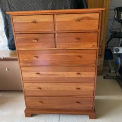 Pennsylvania House Cherry Wood Chest ( FREE DELIVERY IF NEEDED)