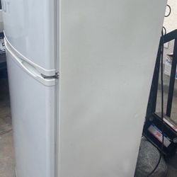 Refrigerator Works Excellent 10 Cubic 