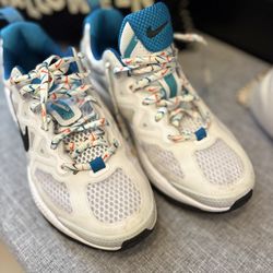 Girl’s Nike Air Max