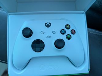 Microsoft XBOX Controller - Robot White (Brand New)