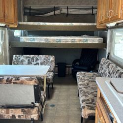 Toy hauler 