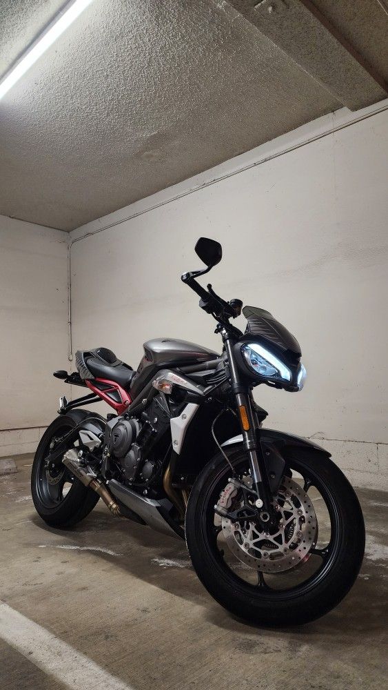 2022 Triumph Street Triple 765 RS