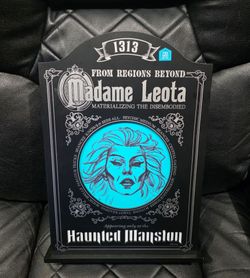 Disney Haunted Mansion Madame Leota Light up sign Disneyland NEW Halloween tombstone style