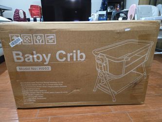 NEW in BOX AOOTSMILE Baby Bedside Bassinet Crib 4-in-1 Portable Travel Sleeper for Infant
