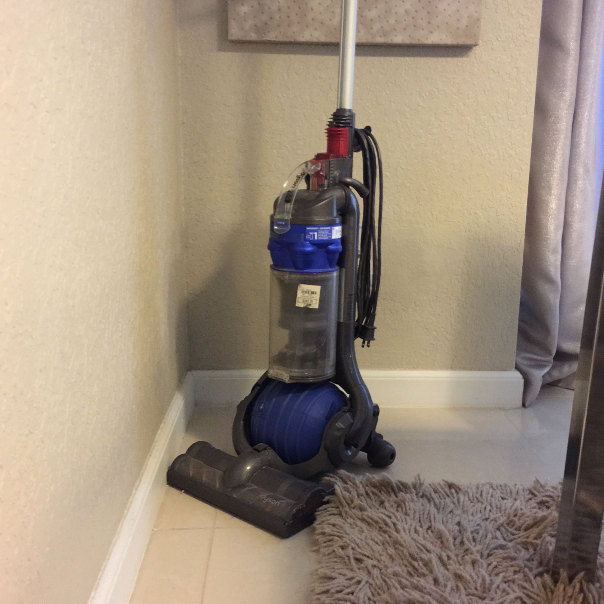 Dyson rollar ball  All Surface Vaccuum $145