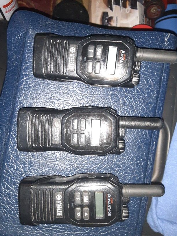 3/ Advanced Wireless Communications Walky Talkies