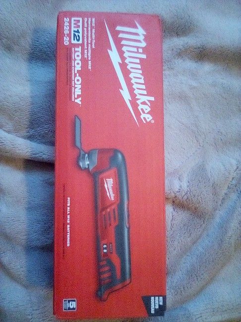 MILWAUKEE M12 Oscillating Multi-Tool
