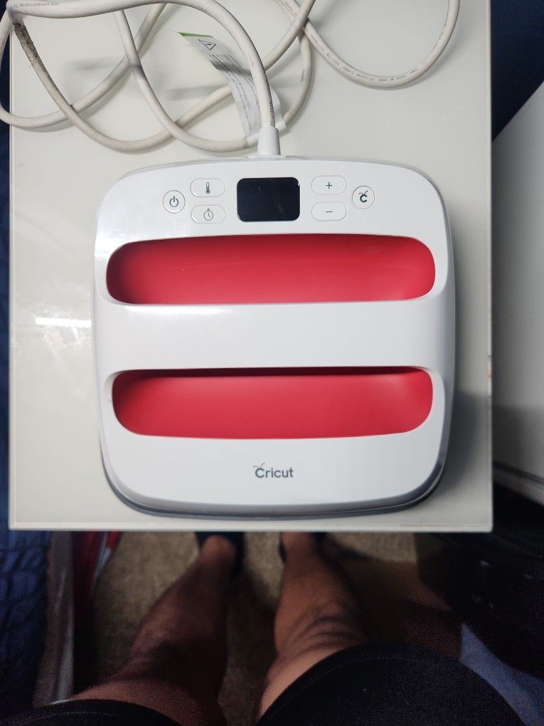 Cricut EasyPress™ 2, Raspberry - 9" x 9"