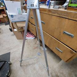 Easel