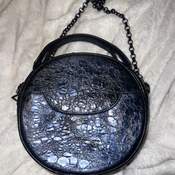 Kelly wynne halo chain strap shoulder bag