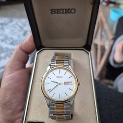 Vintage 1990s Seiko 7N43-8A39 Quartz Day-Date Two-Tone Watch w/ Original Box