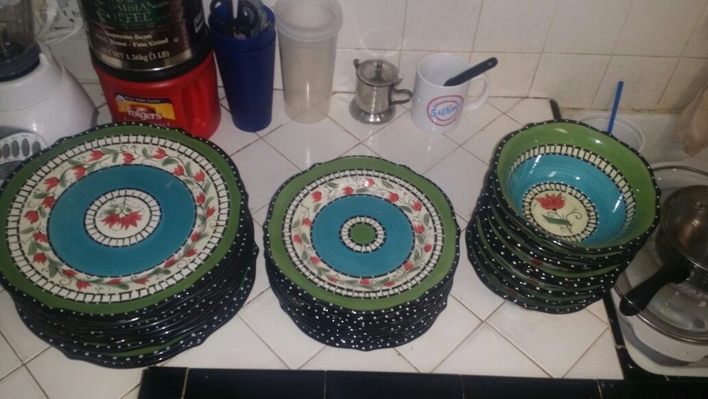Bombay Set 24 3x8 Hand painted crafted Tabletops Lifestyles BOMBAY plates 11" 9" bowls 7" Perfect Mint