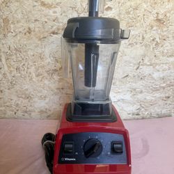 Vitamix MODEL: VM0197 Blender in great working condition..