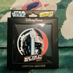 Disney Star Wars May The 4th Be With You 2021 Jumbo Pin New LE 1000