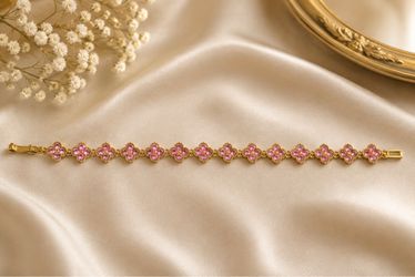 Pink Floral Crystal Gold-Tone Bracelet 🌸✨