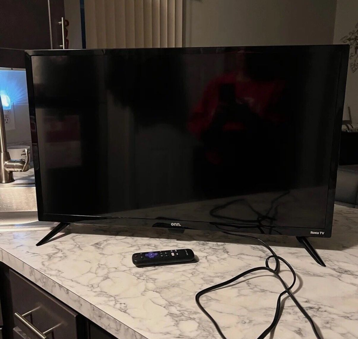 32 Inch ONN TV with remote