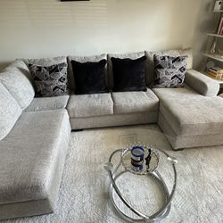 Ashley Megginson 3-Piece Right Facing U-Shaped Sectional with Sofa Chaise