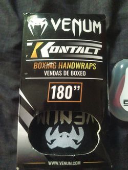 Venum Hand Wraps And Matching Mouth Piece 