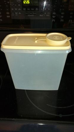 Vintage Tupperware cereal keeper