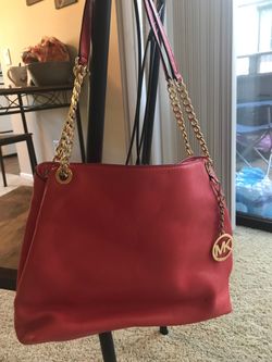 Michael Kors jet set chain shoulder bag in red pebbled leather large , used,