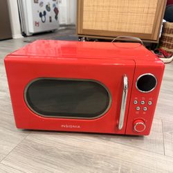 Red Retro Insignia Microwave – Works Great