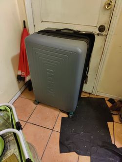 USED ONCE Hurley XL Rollie Suitcase Luggage