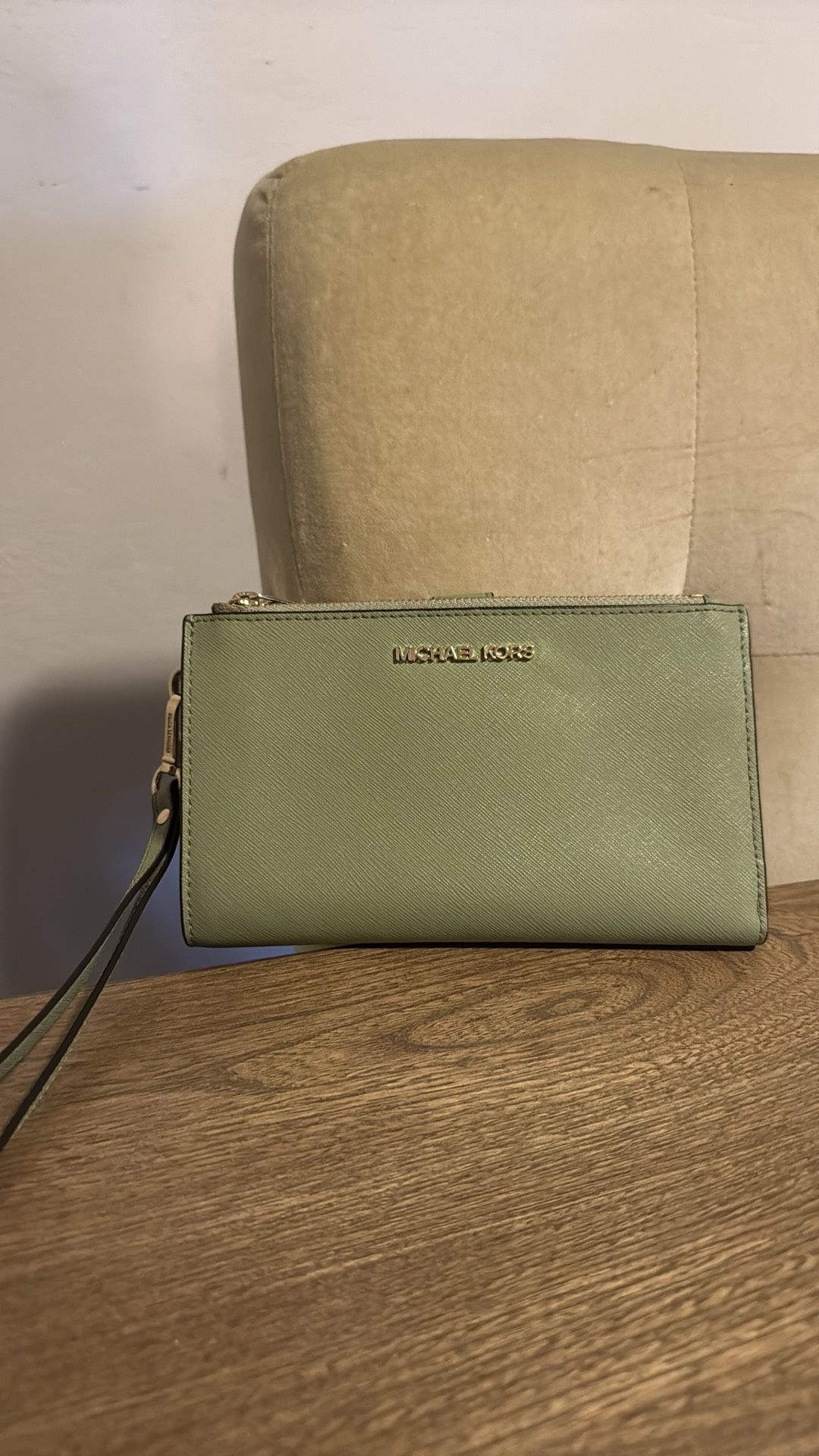 Micheal Kors Wristlet Wallet