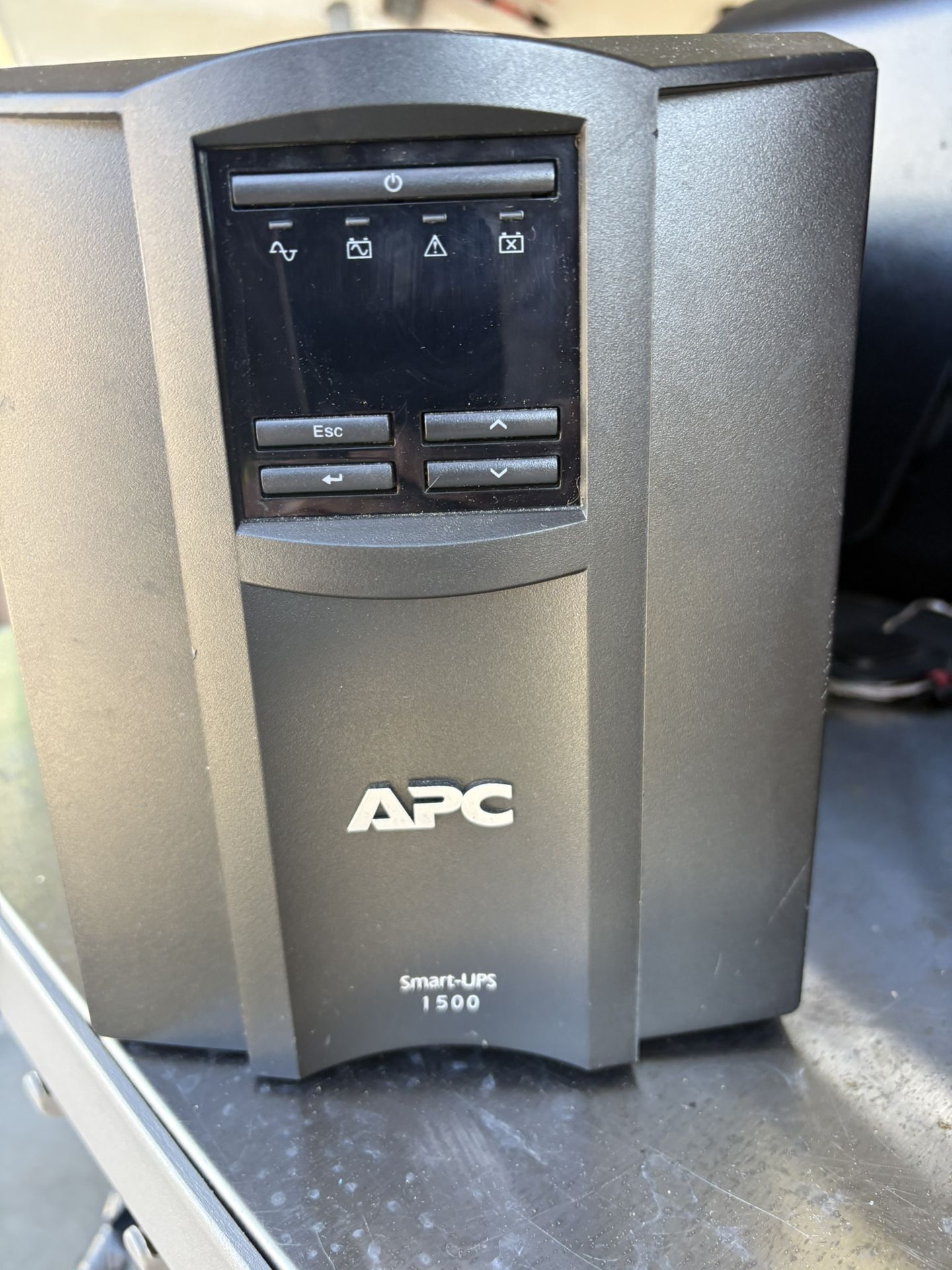 APC 1500 UPS