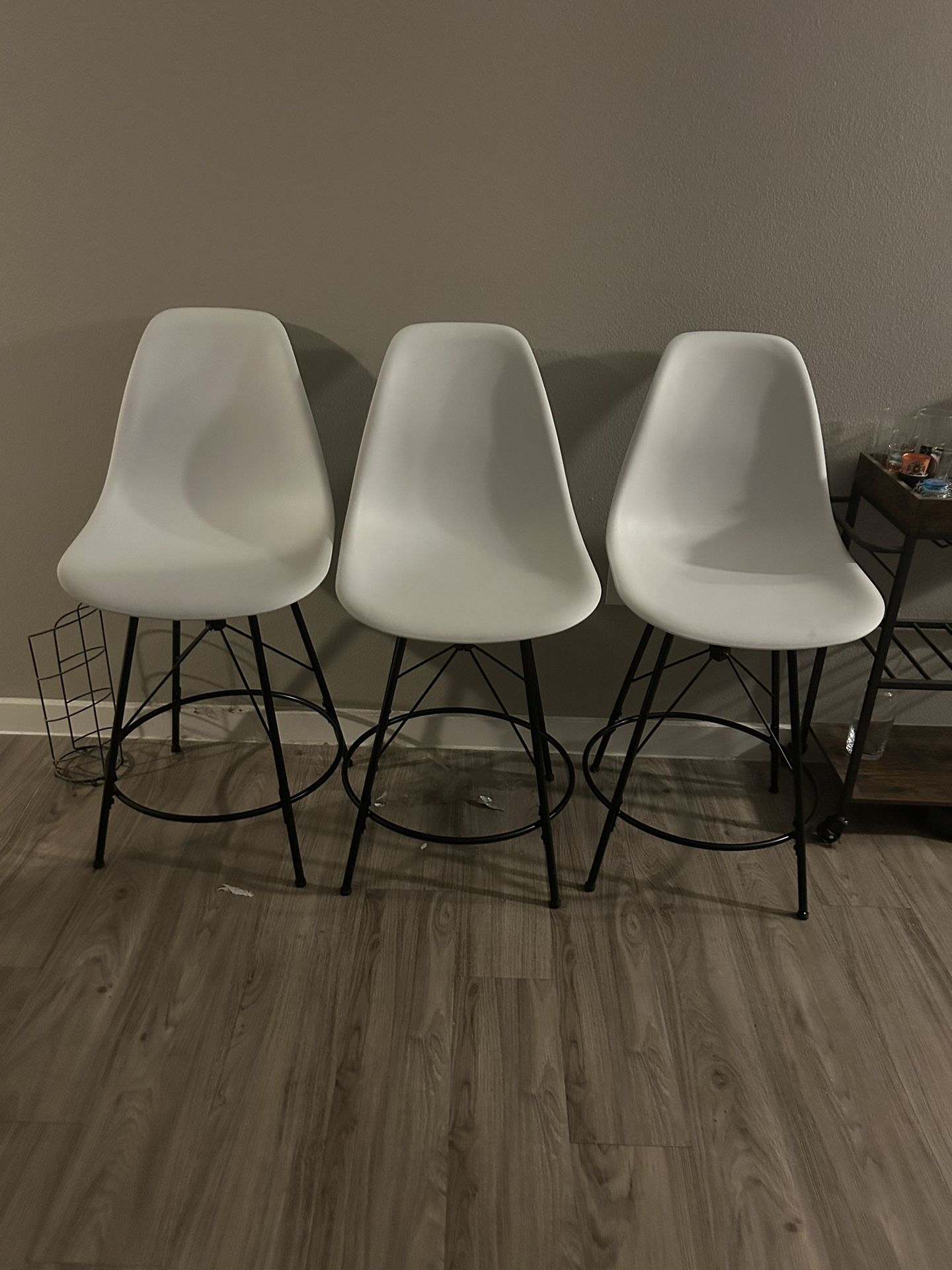 White Barstools With Back 