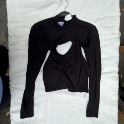 Black long sleeve crop top(medium)