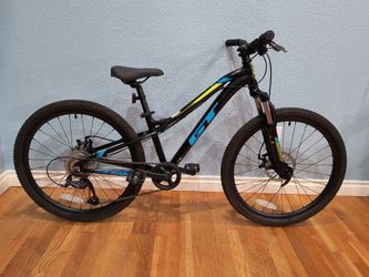 24" GT Stomper Aluminum Mountain Bike – 8 Speed, Disc Brakes, Suspension Fork