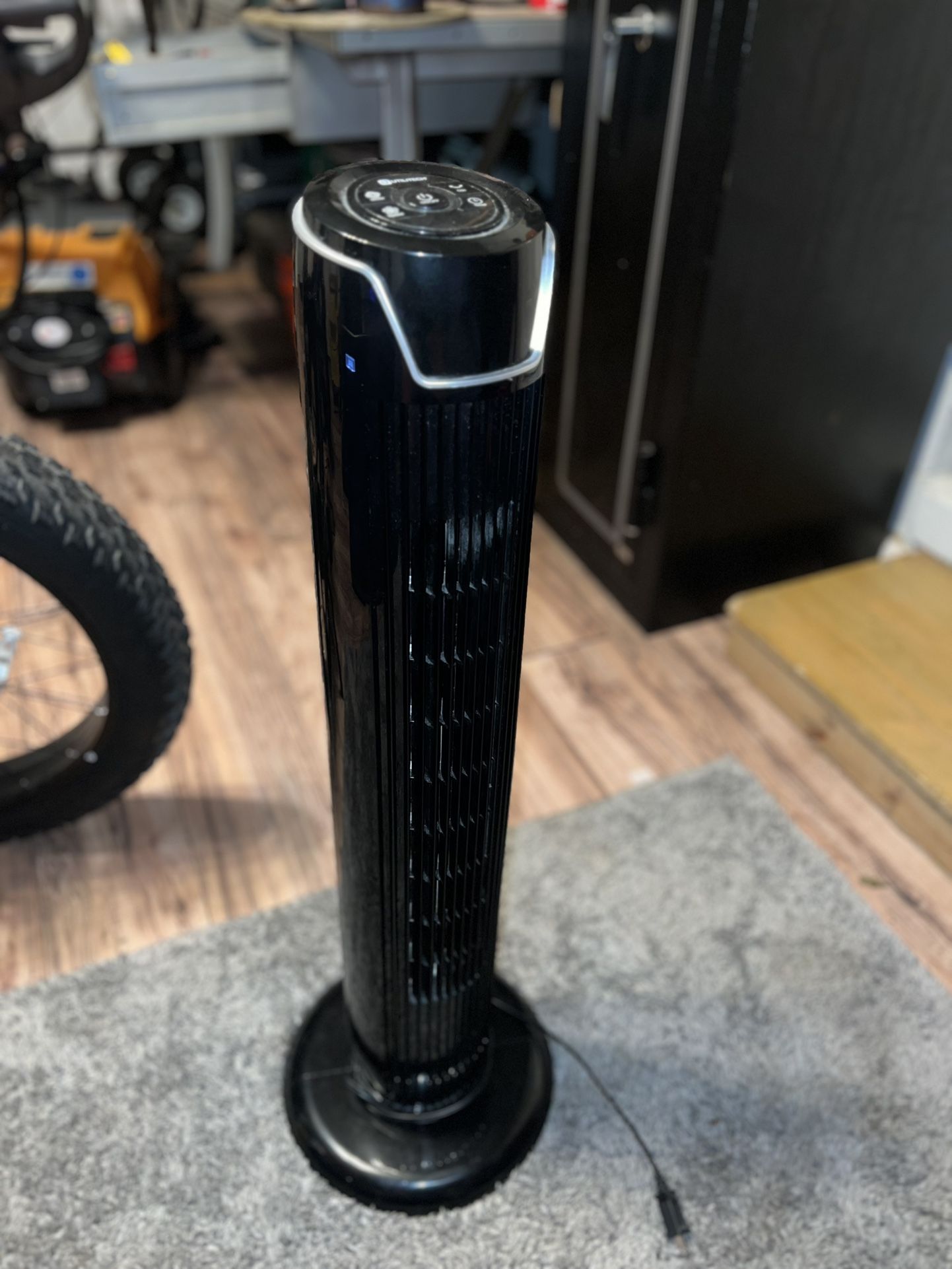 utilitech oscillating tower fan