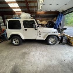 Jeep Year 2000 6 Cylinder 4.0 Engine with Plow