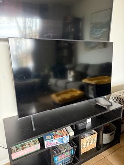 Samsung smart tv with remote and power cord