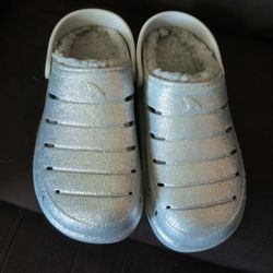 Crocs Shoes Size 9