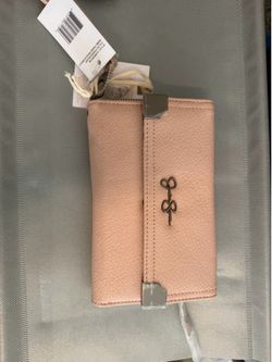 Jessica Simpson wallet