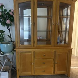 China Cabinet With Light Inside