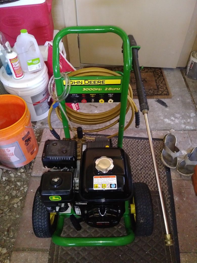 New condition 3000 psi john deer powered by 6.5 honda motor